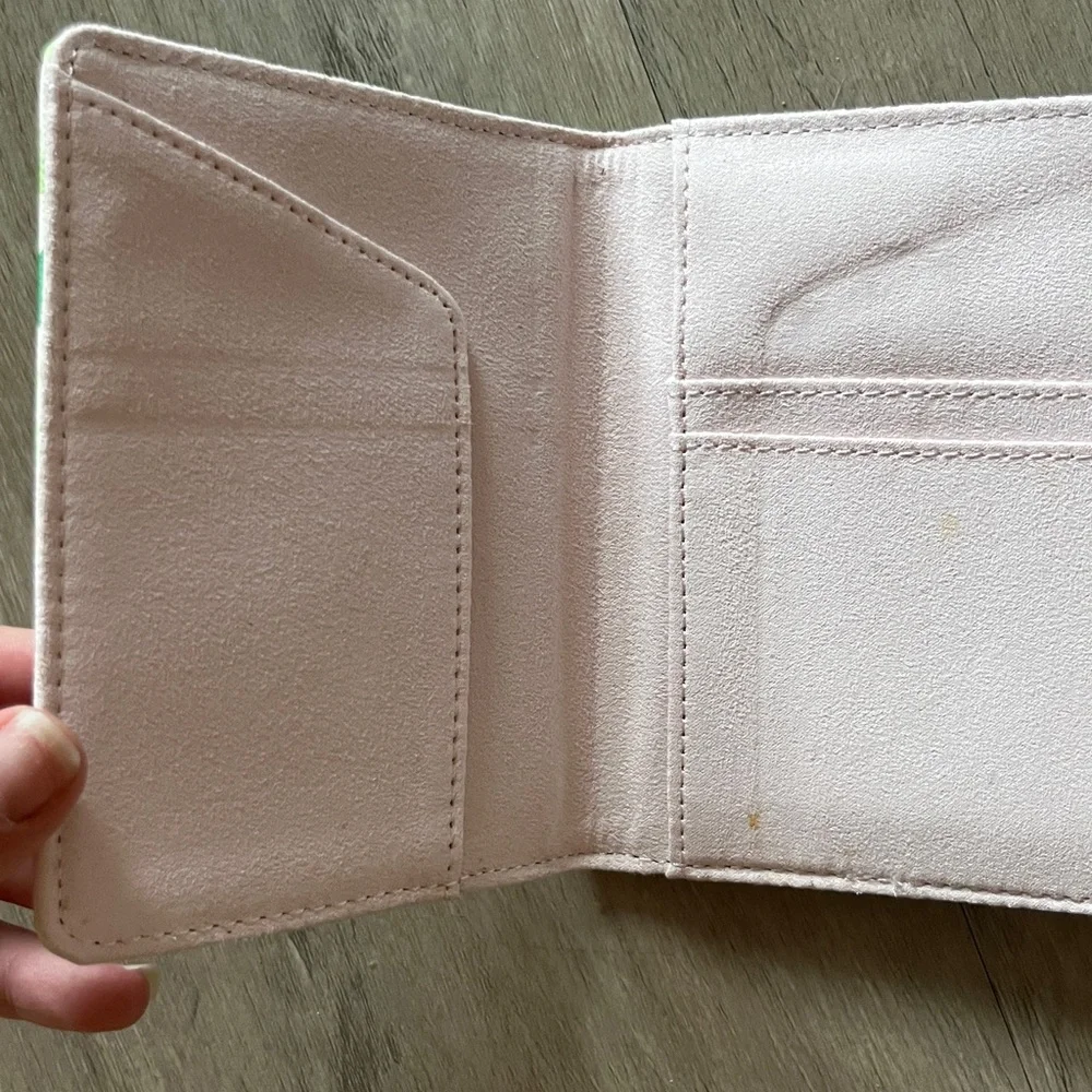Floral Passport Holder - Picture 2 of 2